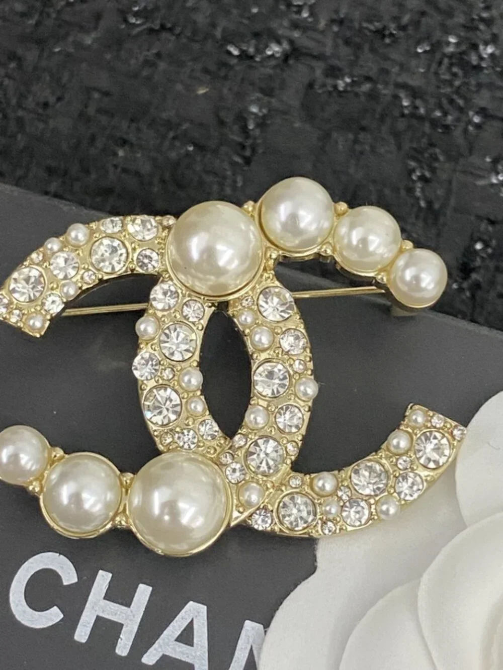 ✨ Chanel Gold Brooch